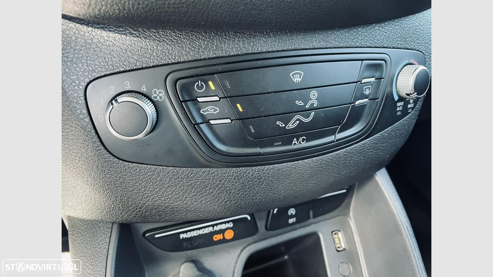 Ford Tourneo Courier 1.0 EcoBoost Titanium - 15