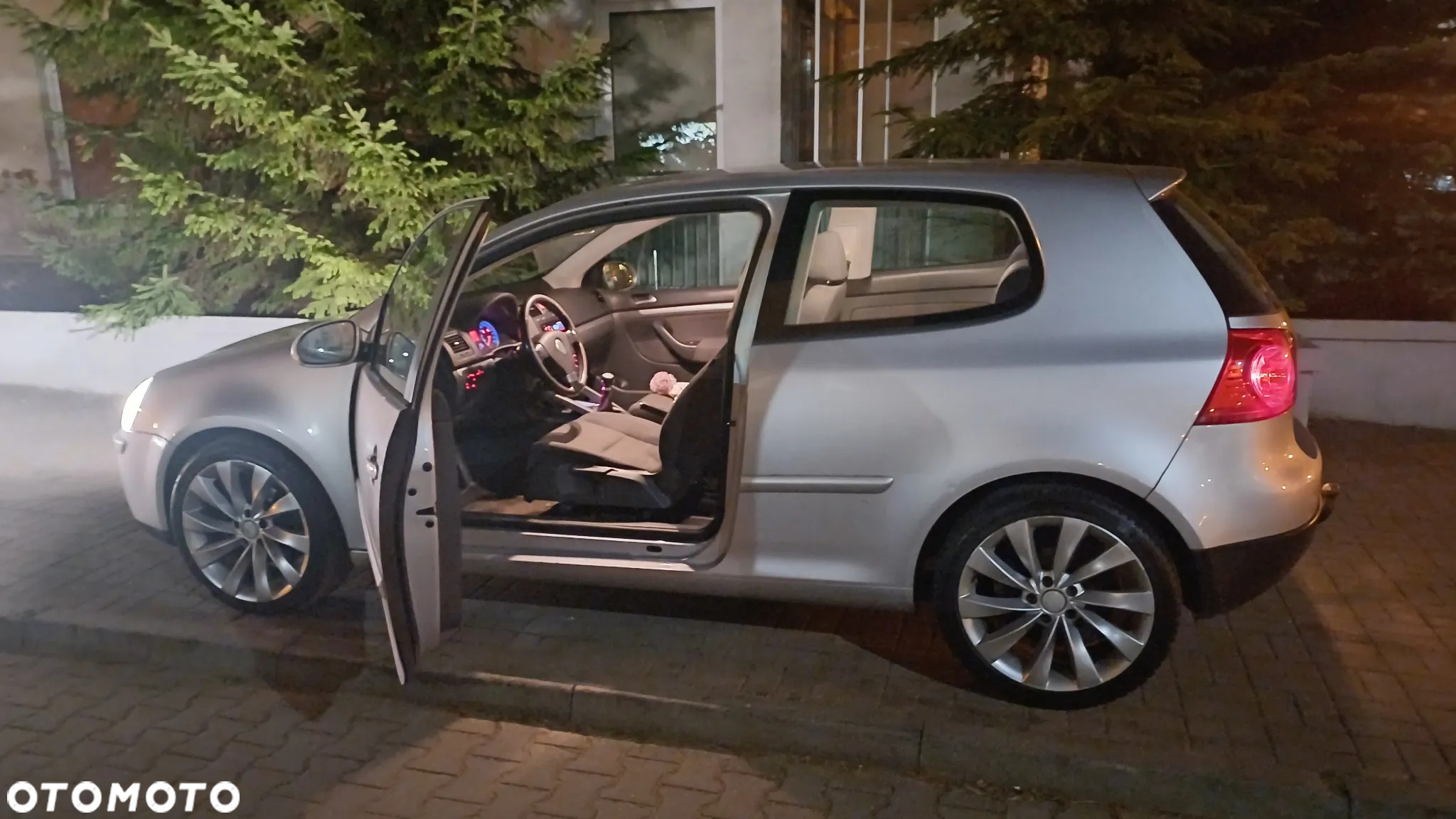 Volkswagen Golf - 5