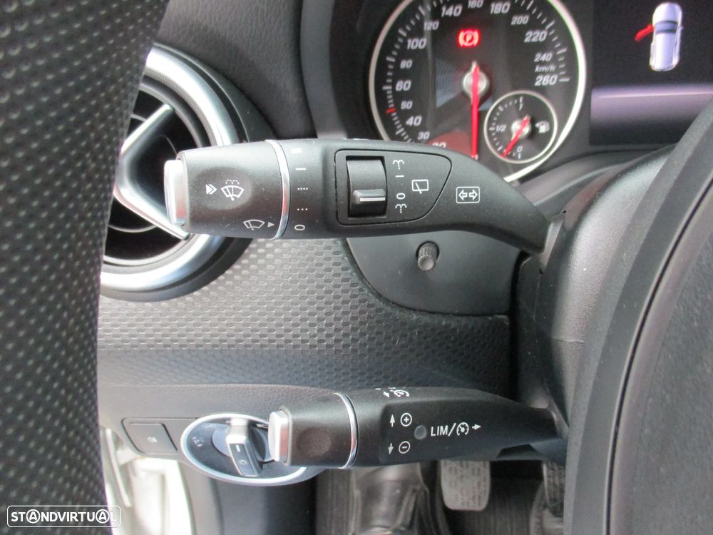 Mercedes-Benz A 180 CDI (BlueEFFICIENCY) Urban - 14