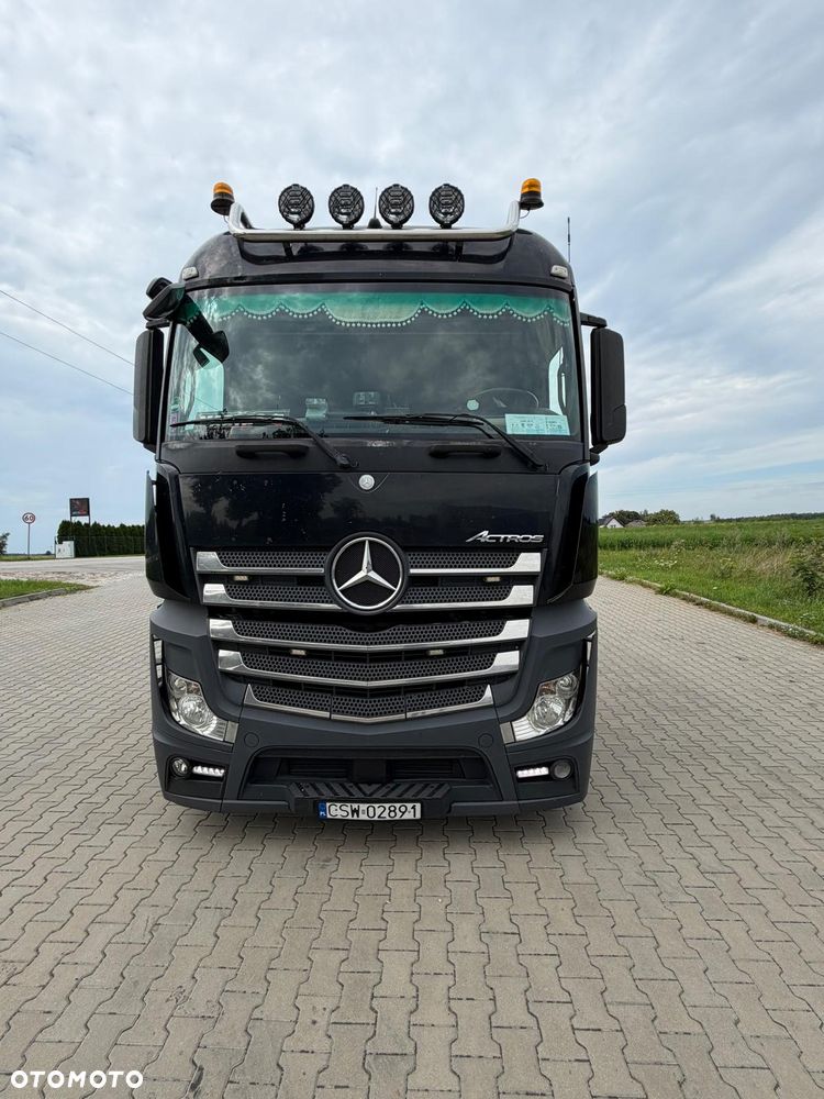 Mercedes-Benz Actros - 1