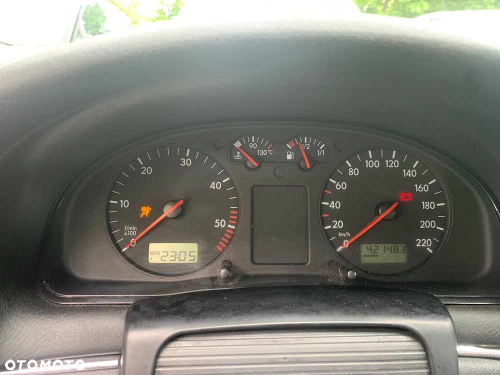 Volkswagen Passat 1.9 TDI - 14