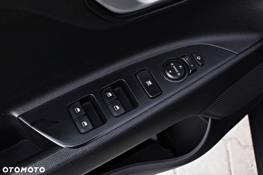 Kia Stonic - 33