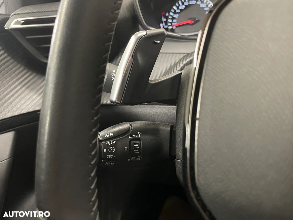 Peugeot 2008 BlueHDi 130 EAT8 Active - 23