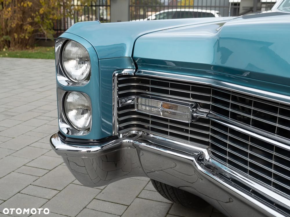 Cadillac Deville - 19