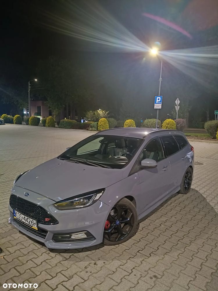 Ford Focus ST - 8