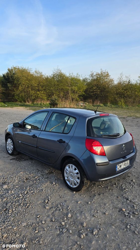 Renault Clio 1.4 16V Expression - 4