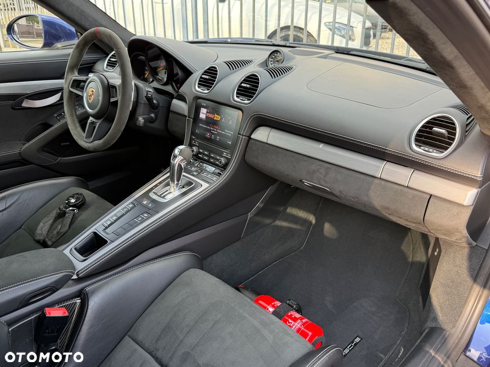 Porsche 718 Cayman GT4 PDK - 25
