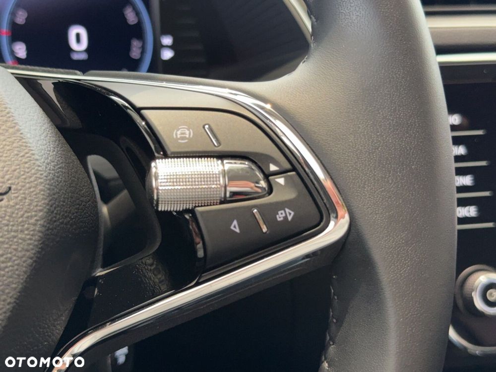 Skoda Superb 1.5 TSI Ambition DSG - 25