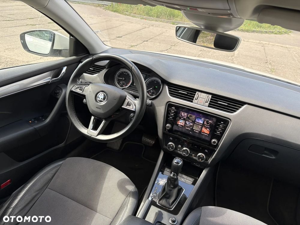 Skoda Octavia 2.0 TDI DSG Style - 29