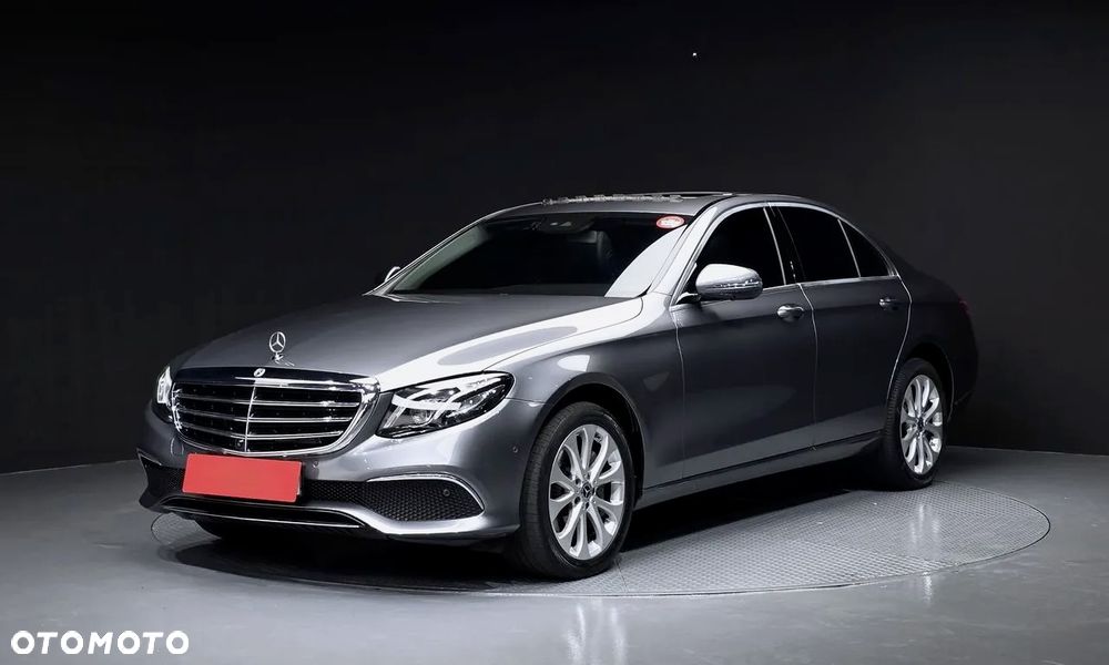 Mercedes-Benz Klasa E 300 9G-TRONIC Exclusive - 2