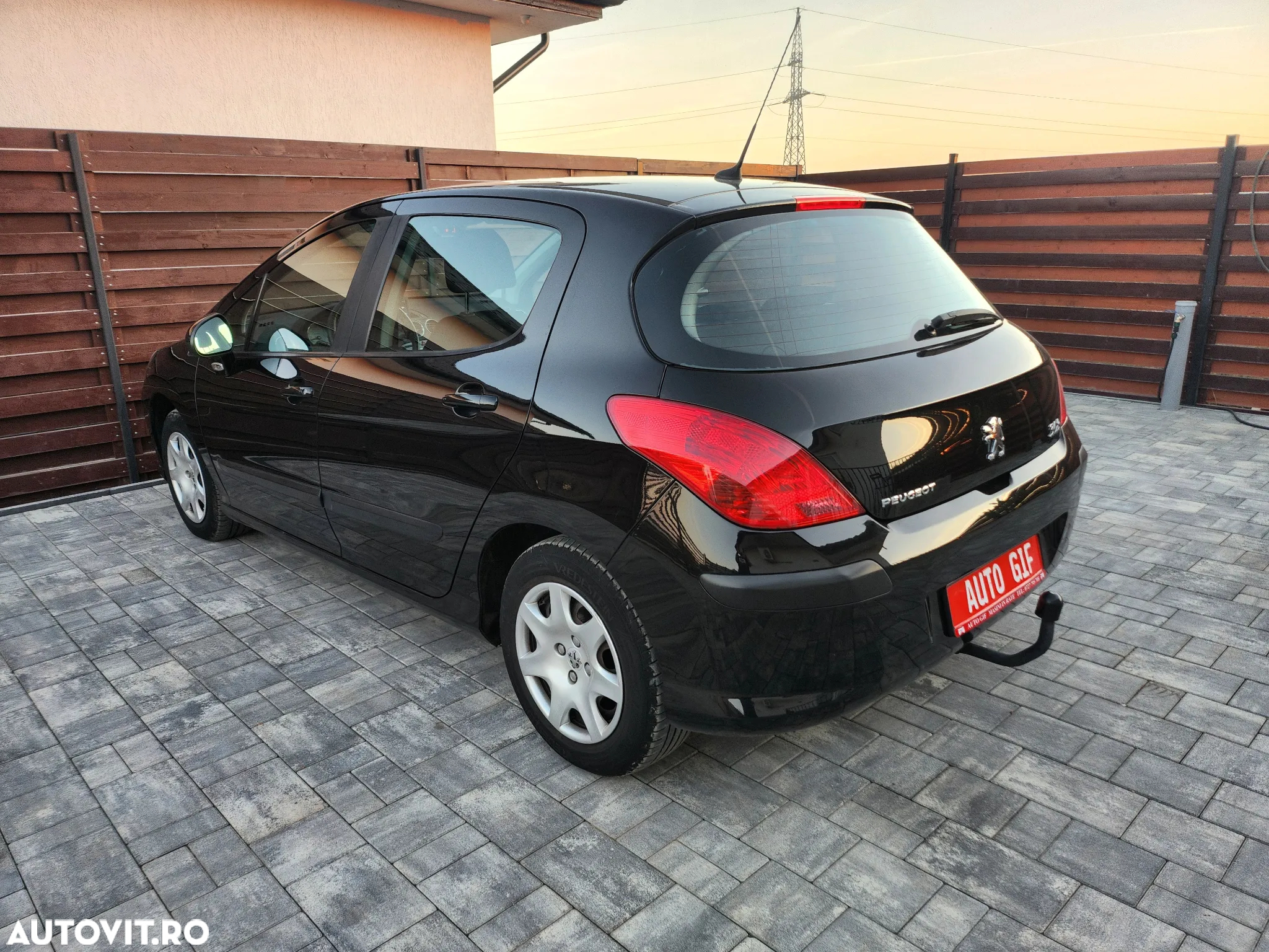 Peugeot 308 1.6E Confort Pack Aut - 11