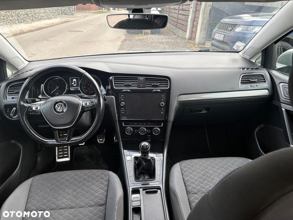Volkswagen Golf 1.6 TDI SCR Comfortline - 25