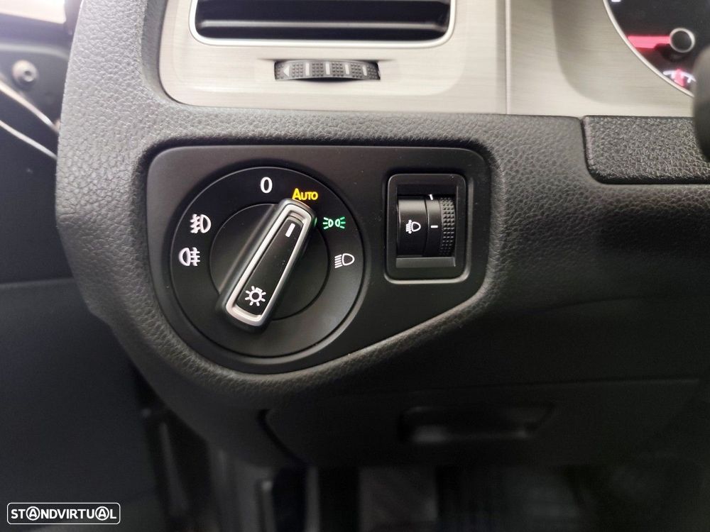 VW Golf Variant 1.6 TDi Sportline DSG - 28
