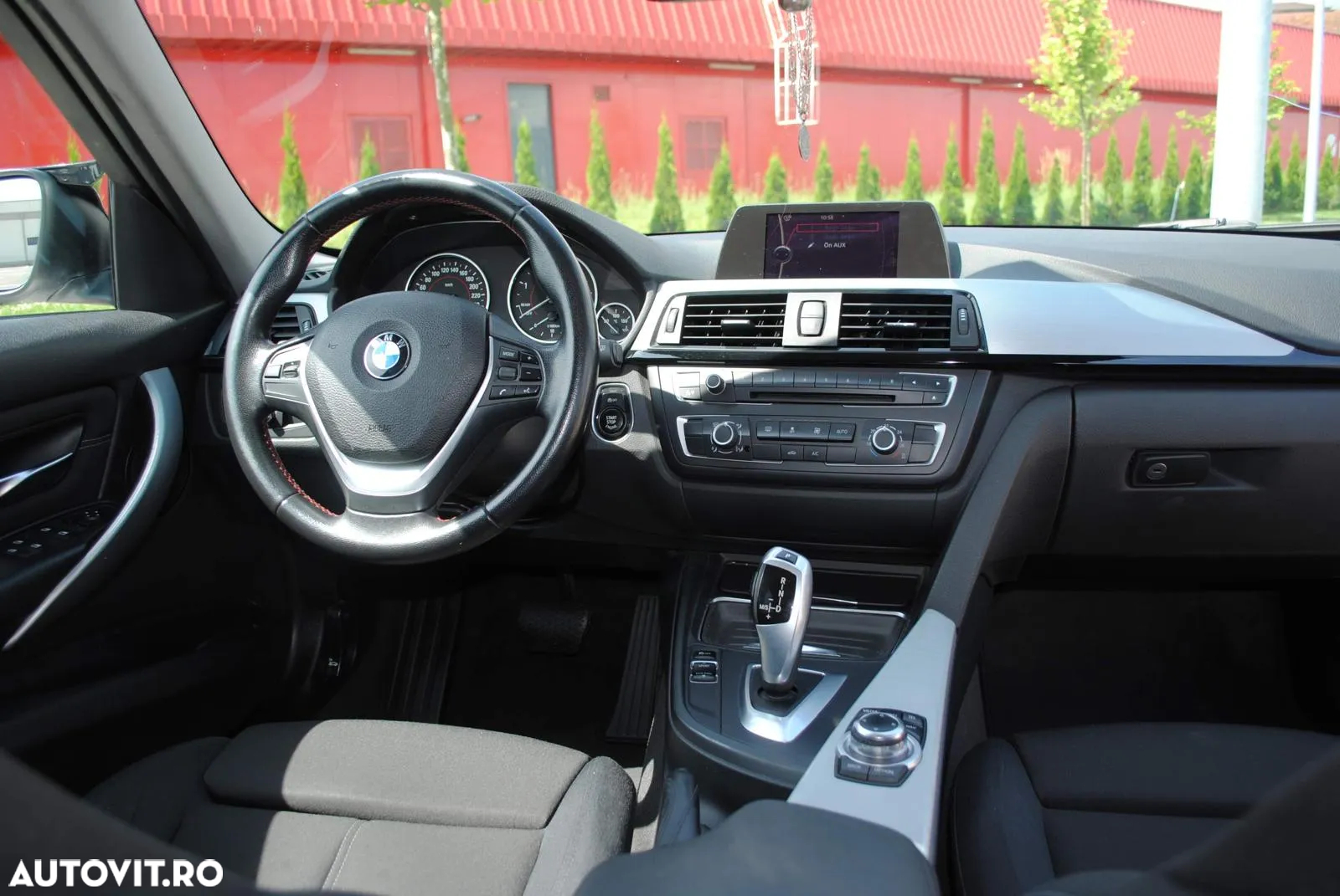 BMW Seria 3 320d Touring Aut. - 8