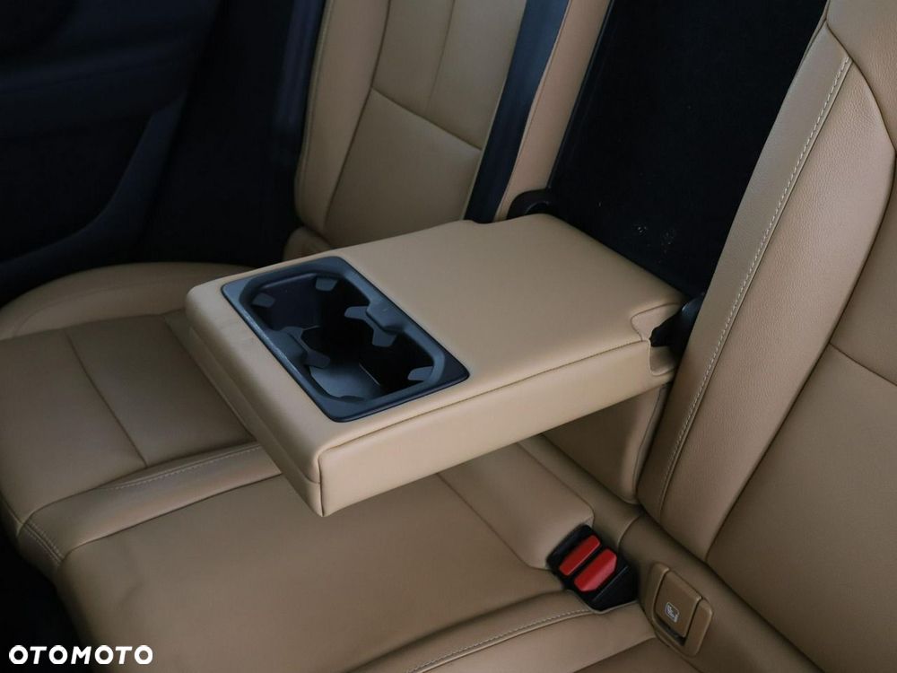 Volvo XC 40 D4 AWD Momentum Pro - 41