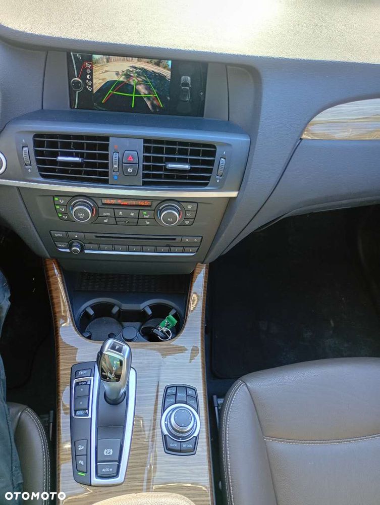 BMW X3 xDrive28i Sport-Aut - 2