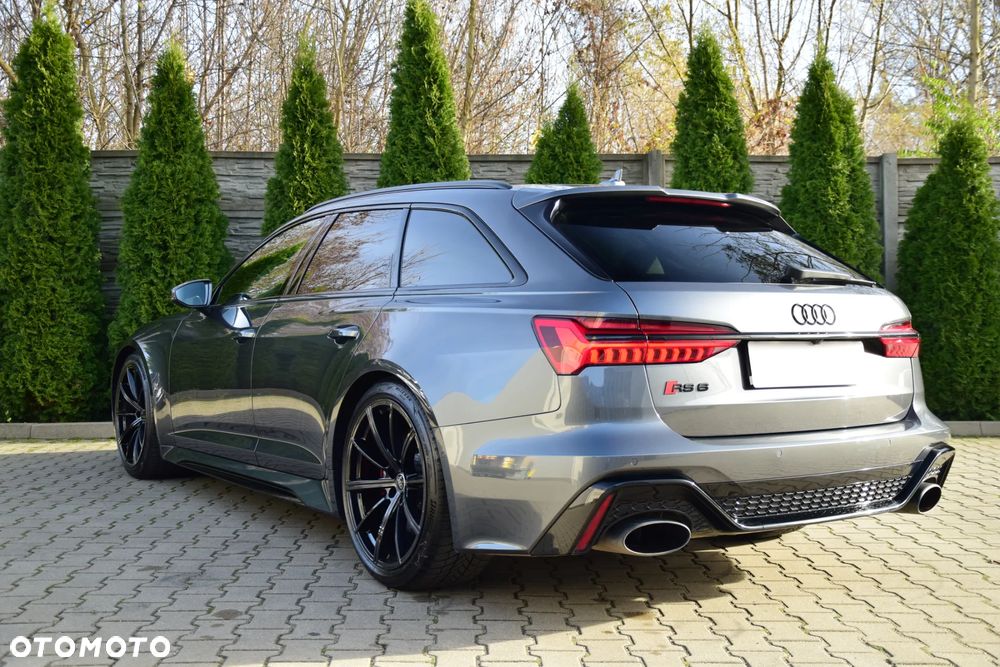 Audi RS6 Avant - 15