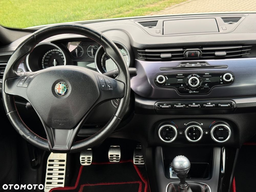 Alfa Romeo Giulietta - 33