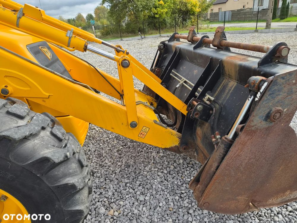 JCB 3CX - 9