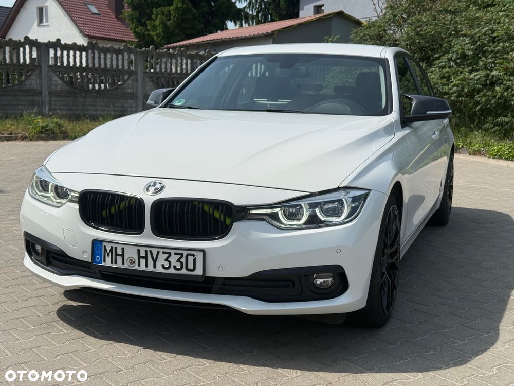 BMW Seria 3 318d Sport Line - 3