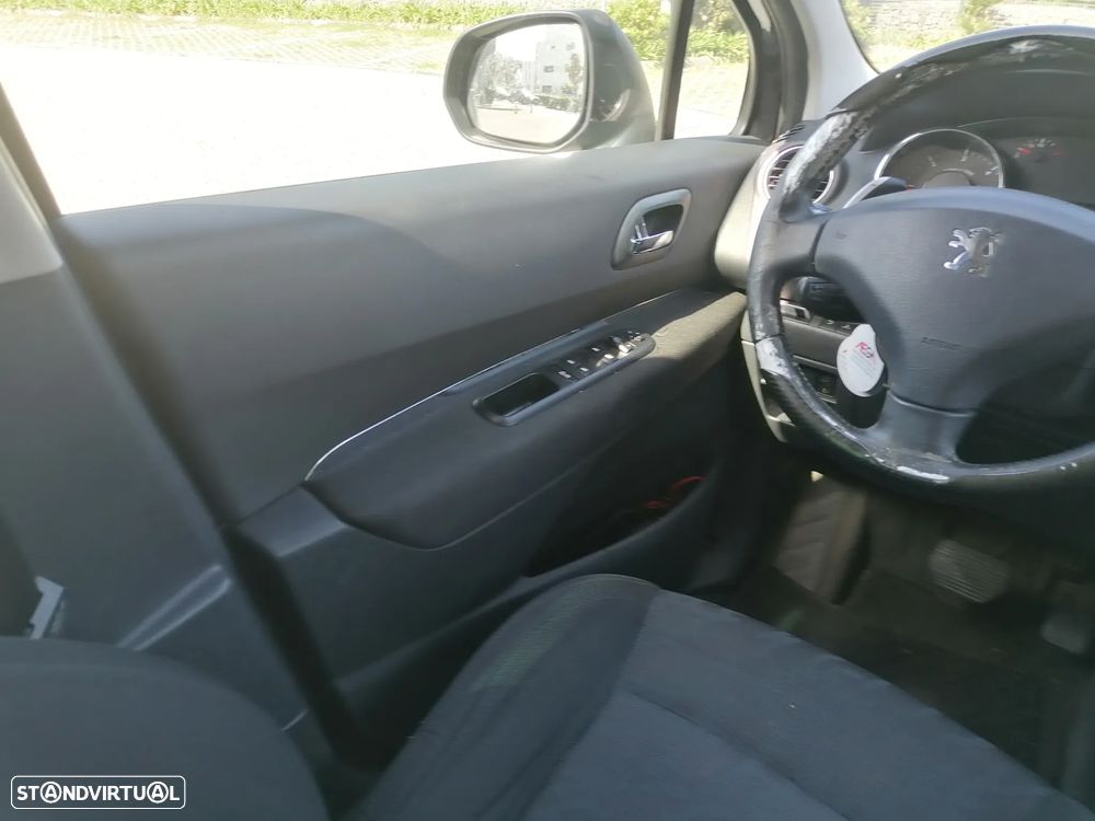 Peugeot 3008 1.6 HDi Executive CMP6 - 11