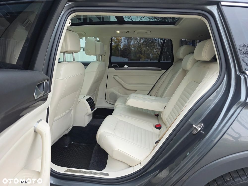 Volkswagen Passat Alltrack 2.0 TSI BMT 4Mot DSG - 23