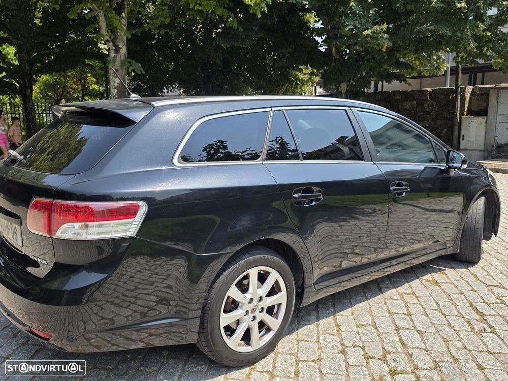 Toyota Avensis SW 2.0 D-4D Exclusive +Pele+GPS - 6
