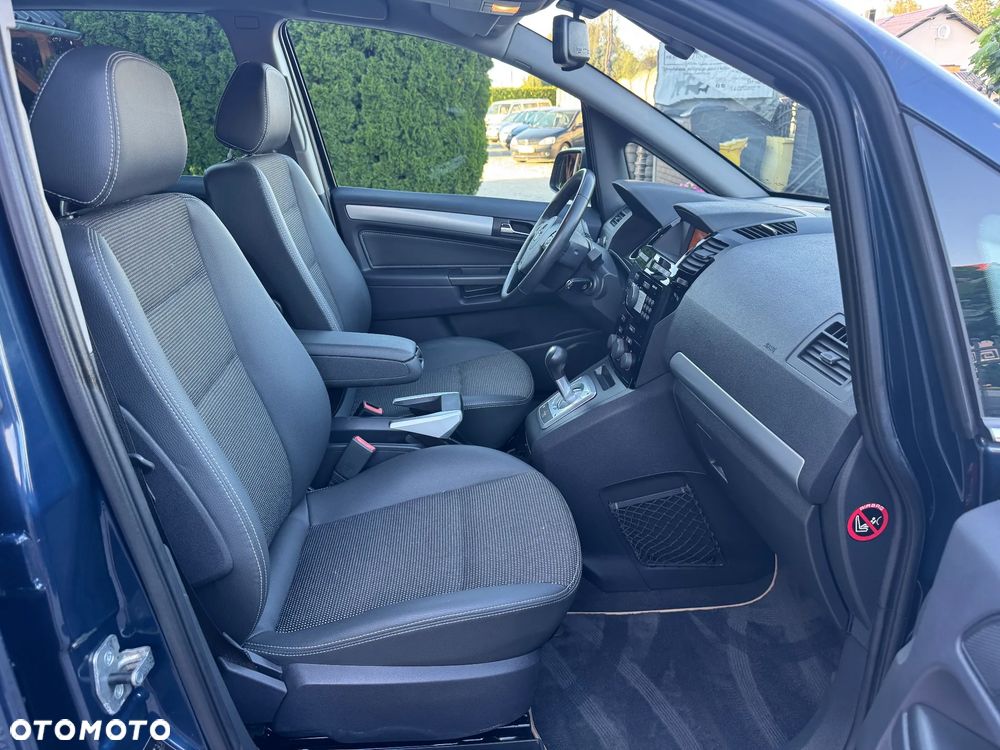 Opel Zafira 1.8 Easytronic Family Plus - 28