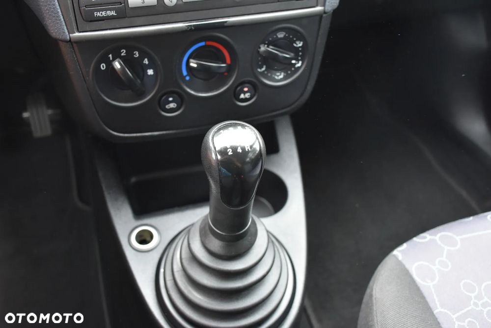 Ford Fiesta 1.4 Style - 14