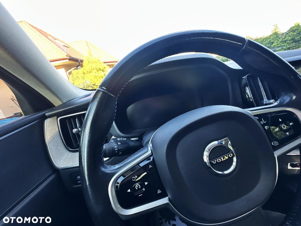 Volvo XC 60 B4 D AWD Geartronic Inscription - 28