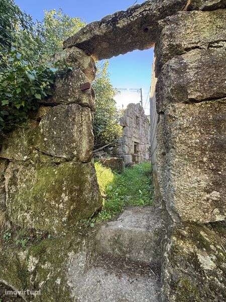 Duas Moradias para reabilitar - Canelas, Penafiel - Grande imagem: 4/8
