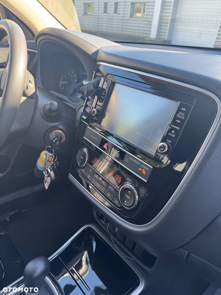Mitsubishi Outlander - 9