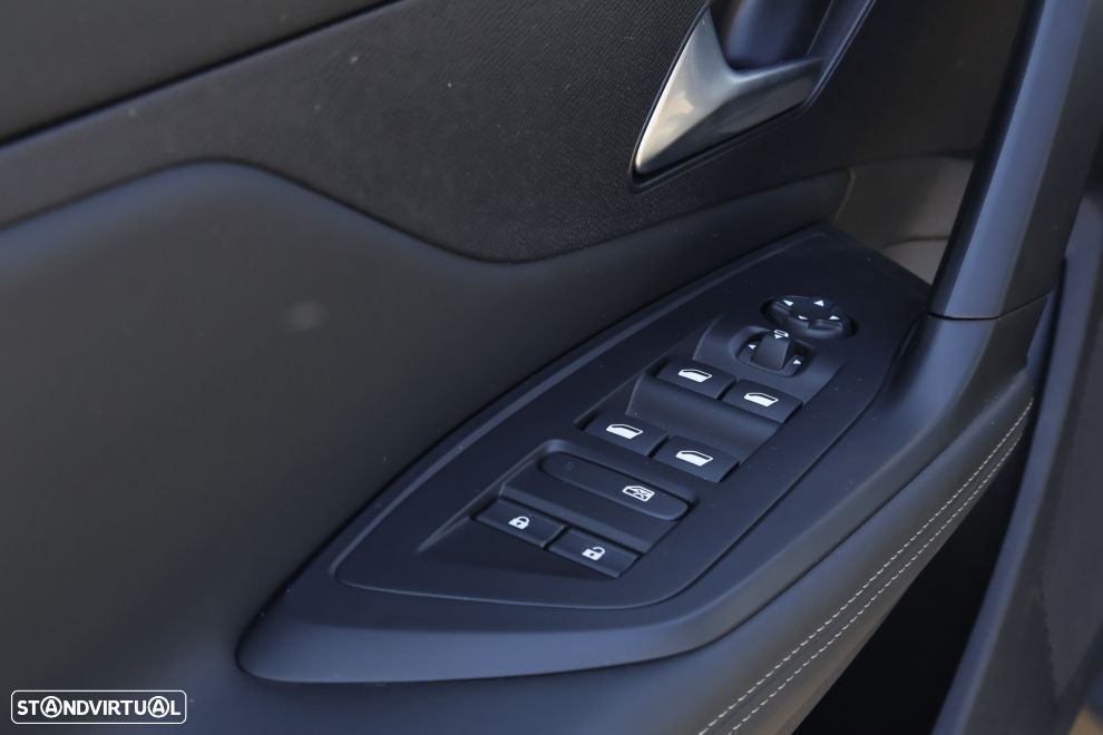Peugeot 408 1.6 Hybrid Allure e-EAT8 - 19