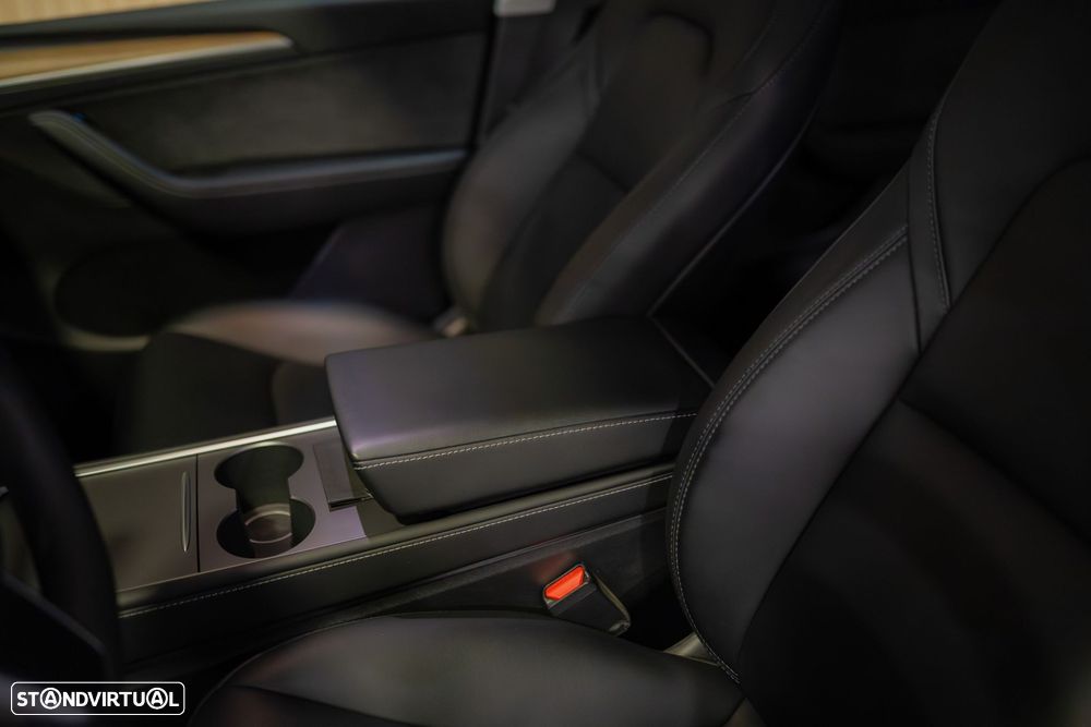 Tesla Model Y RWD - 16