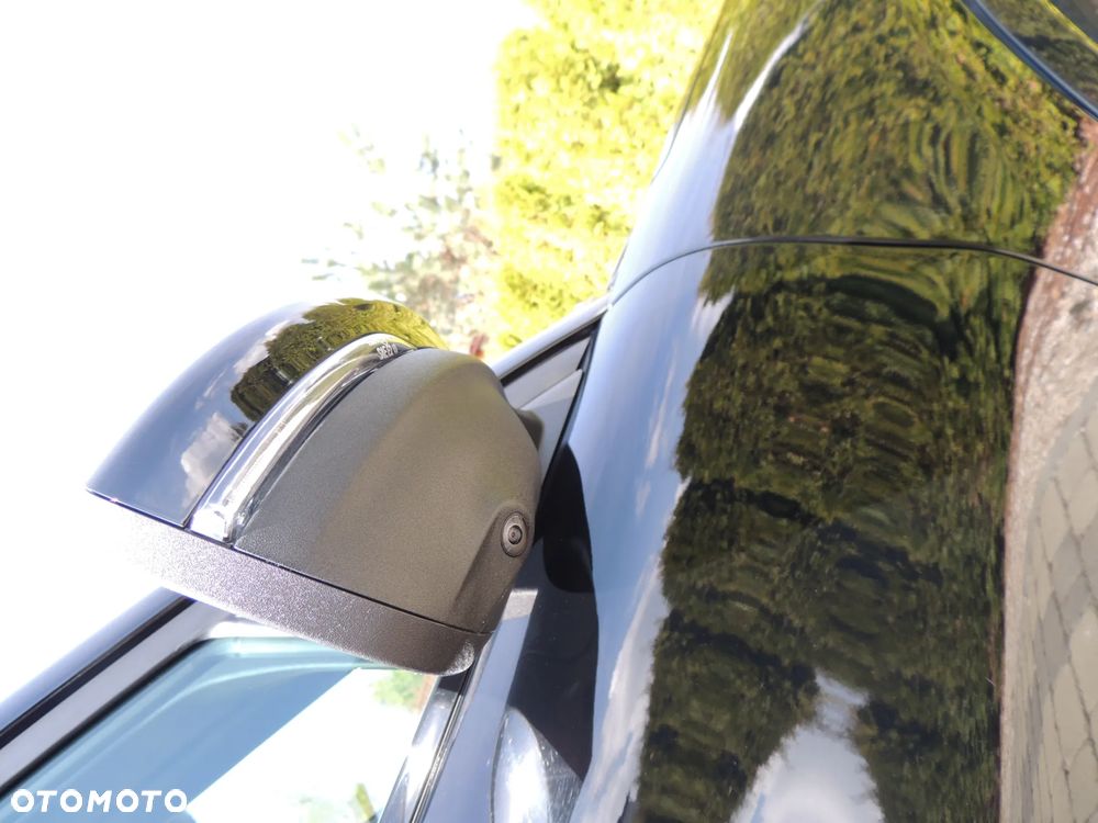 Ford Mustang Mach-E - 25