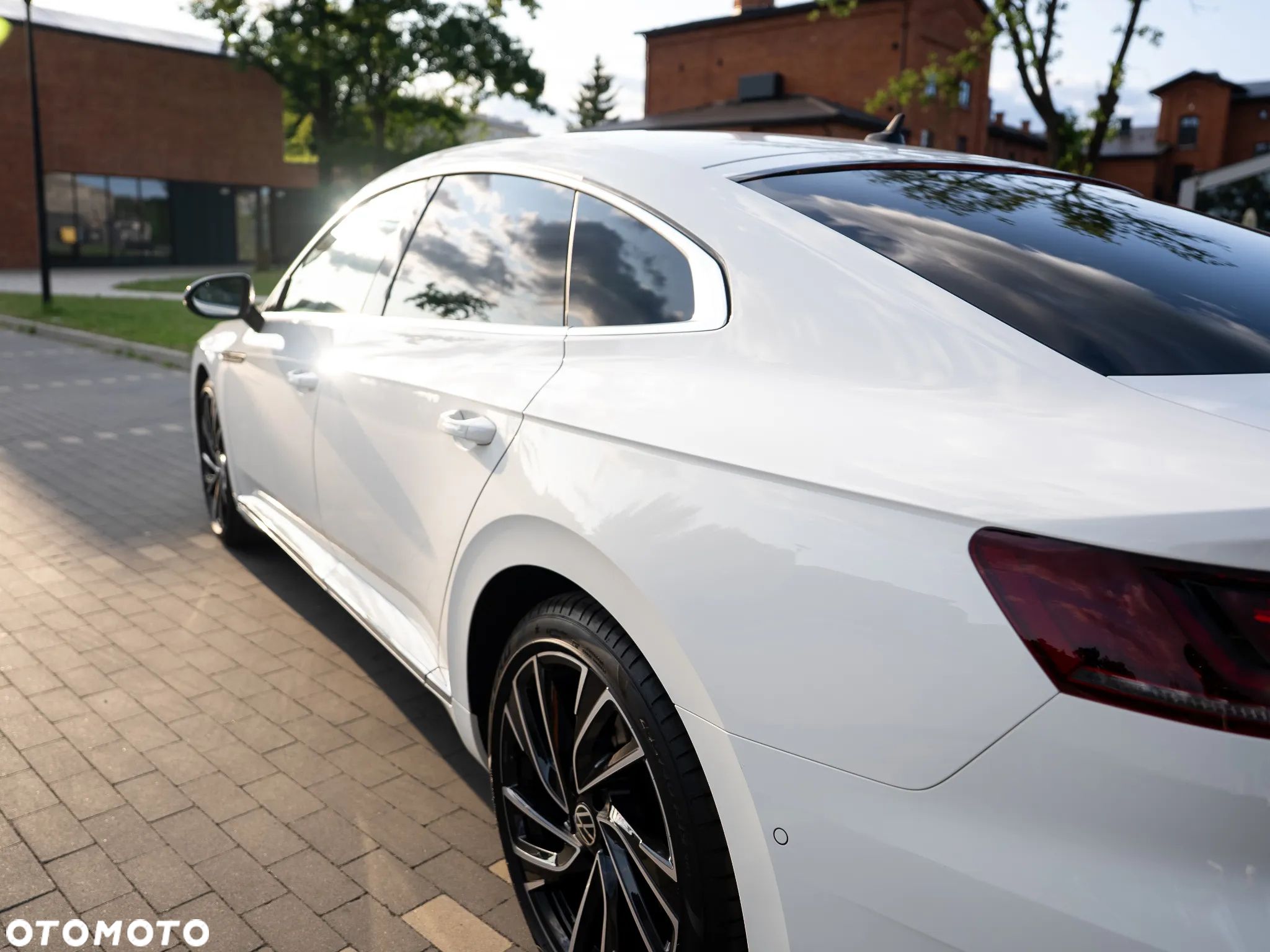 Volkswagen Arteon 2.0 TDI SCR R-Line DSG - 8