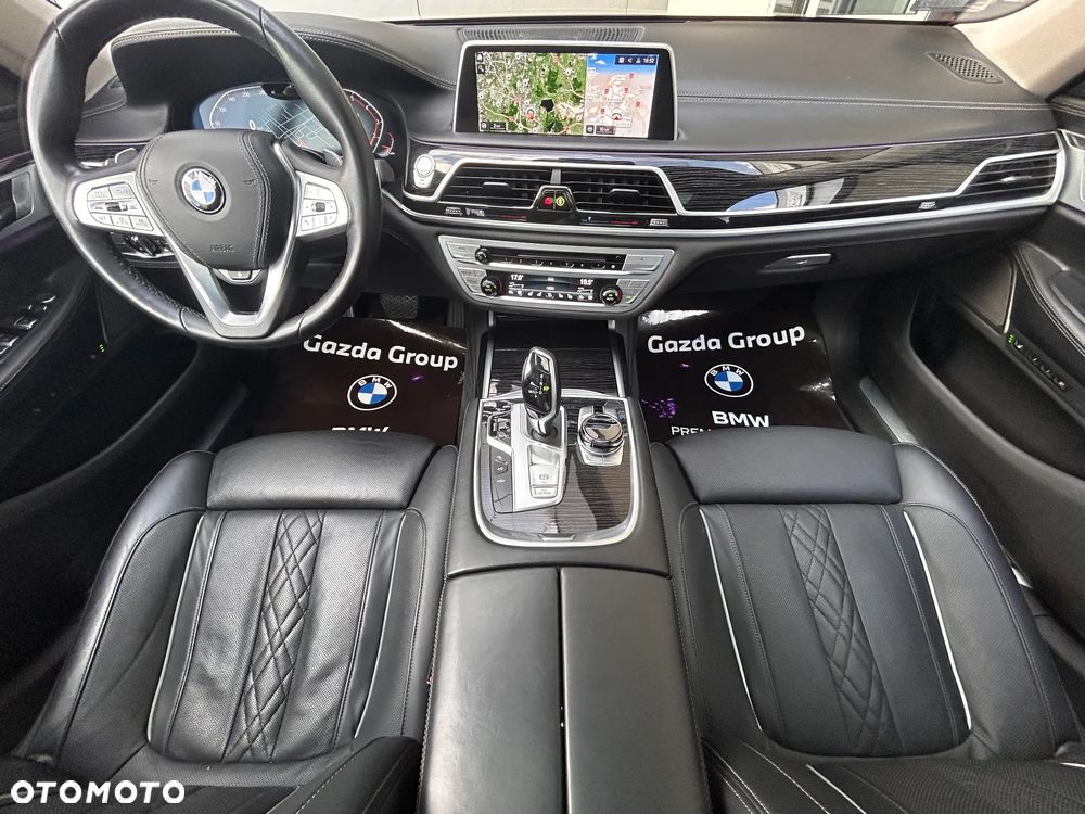 BMW Seria 7 750i xDrive sport - 30
