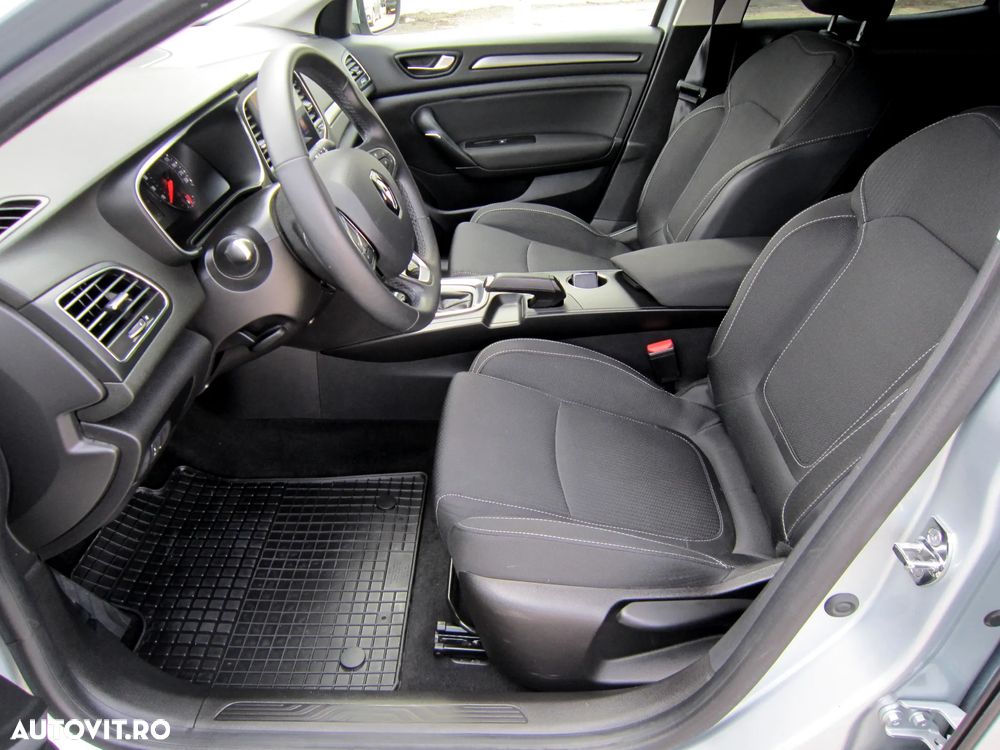 Renault Megane TCE 140 EDC Techno - 19
