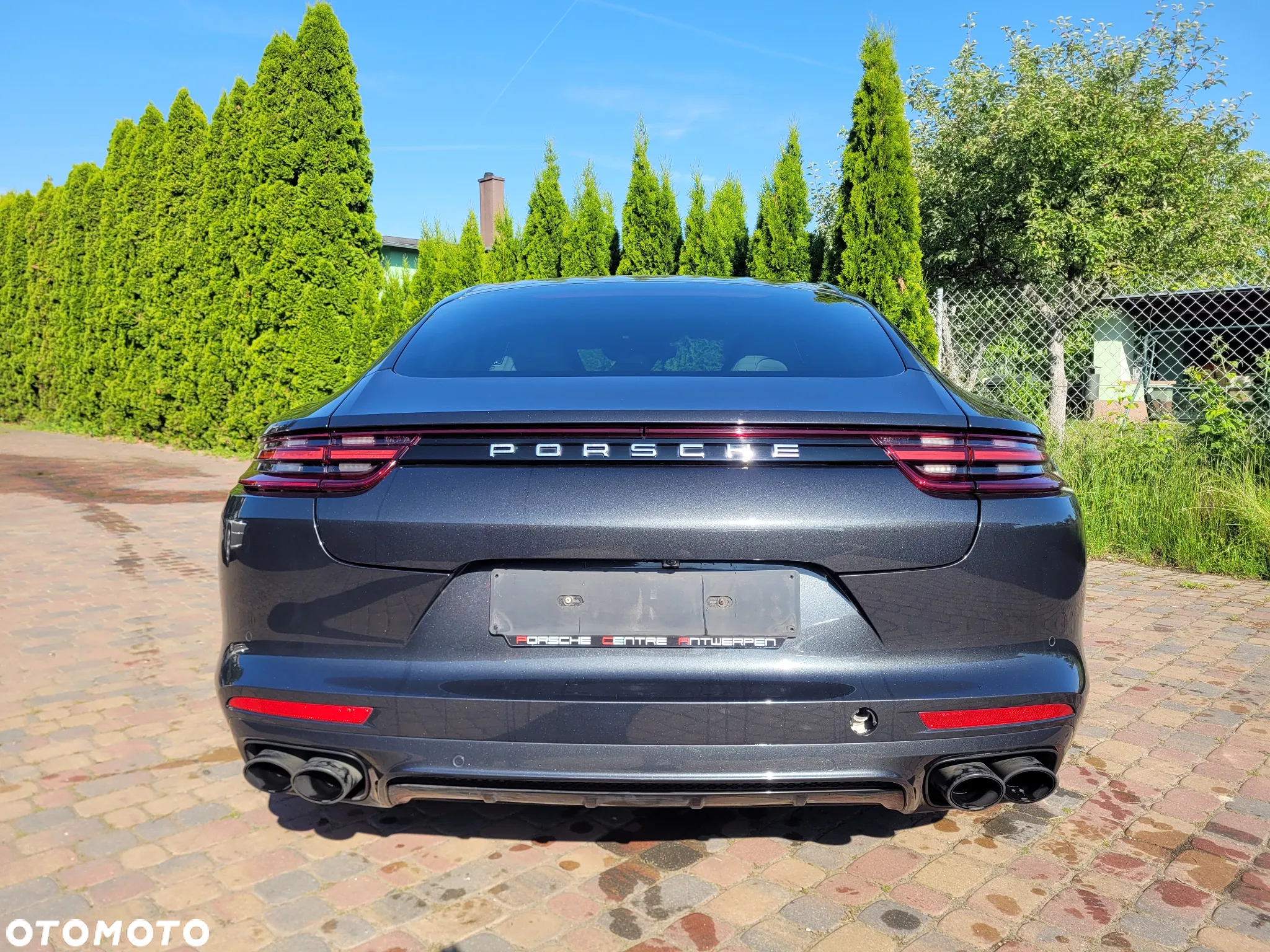 Porsche Panamera 4 E-Hybrid - 3