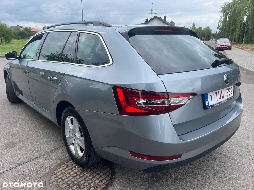 Skoda Superb 2.0 TDI DSG Style - 11