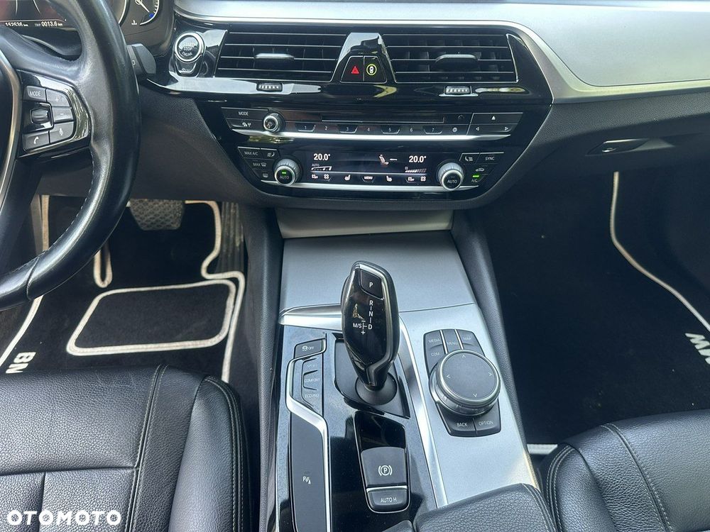 BMW Seria 5 520d Luxury Line sport - 34