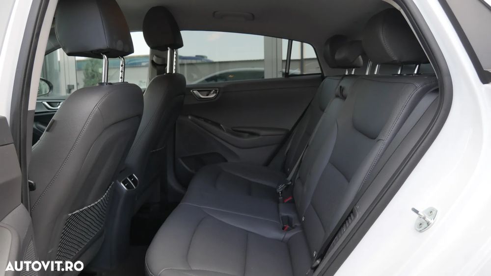 Hyundai IONIQ 1.6 GDI Premium - 19