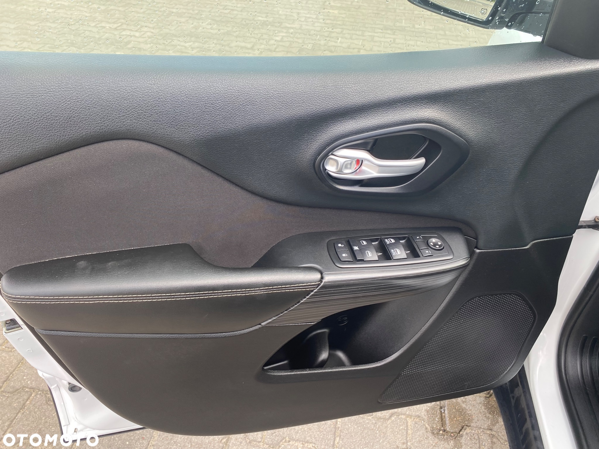 Jeep Cherokee 2.0 MJD Active Drive I Longitude - 24