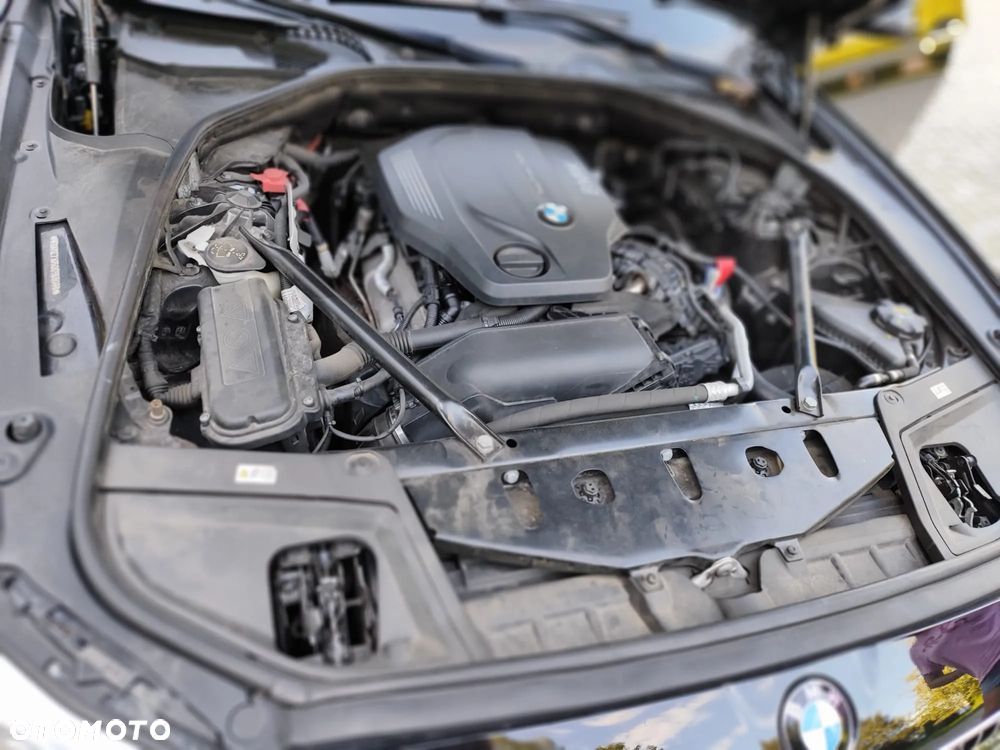 BMW Seria 5 520d xDrive - 6