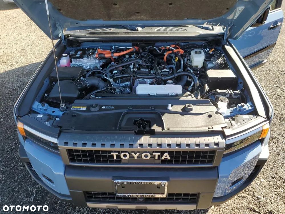 Toyota Land Cruiser - 12