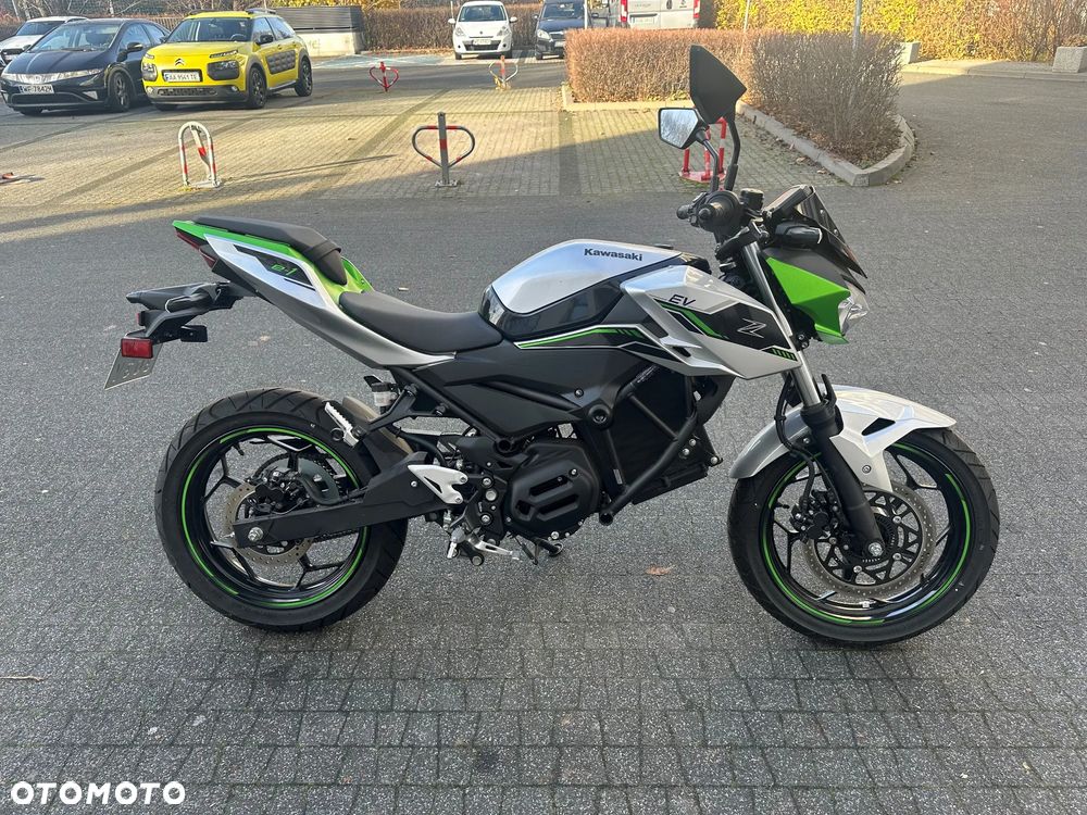 Kawasaki Z - 12
