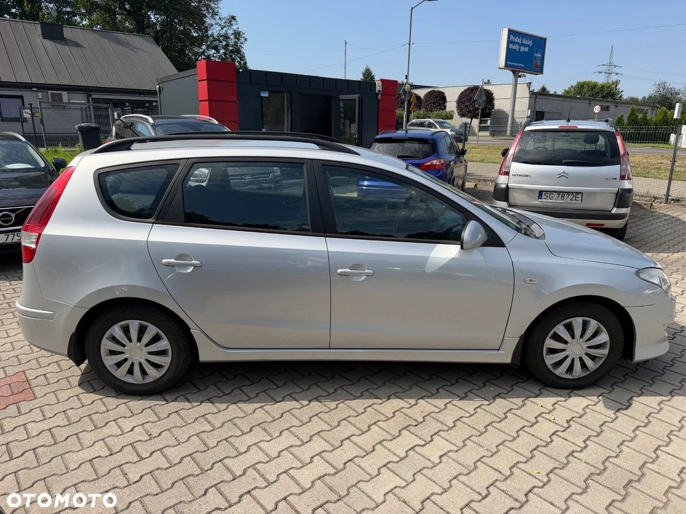 Hyundai i30 1.6 CRDi Classic + - 6