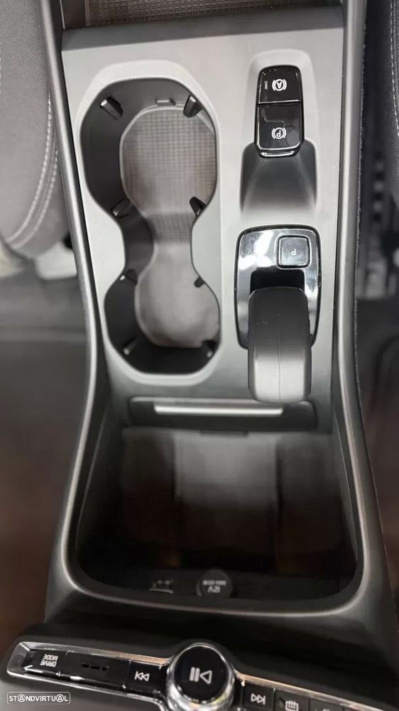 Volvo XC 40 1.5 T4 PHEV R-Design - 17