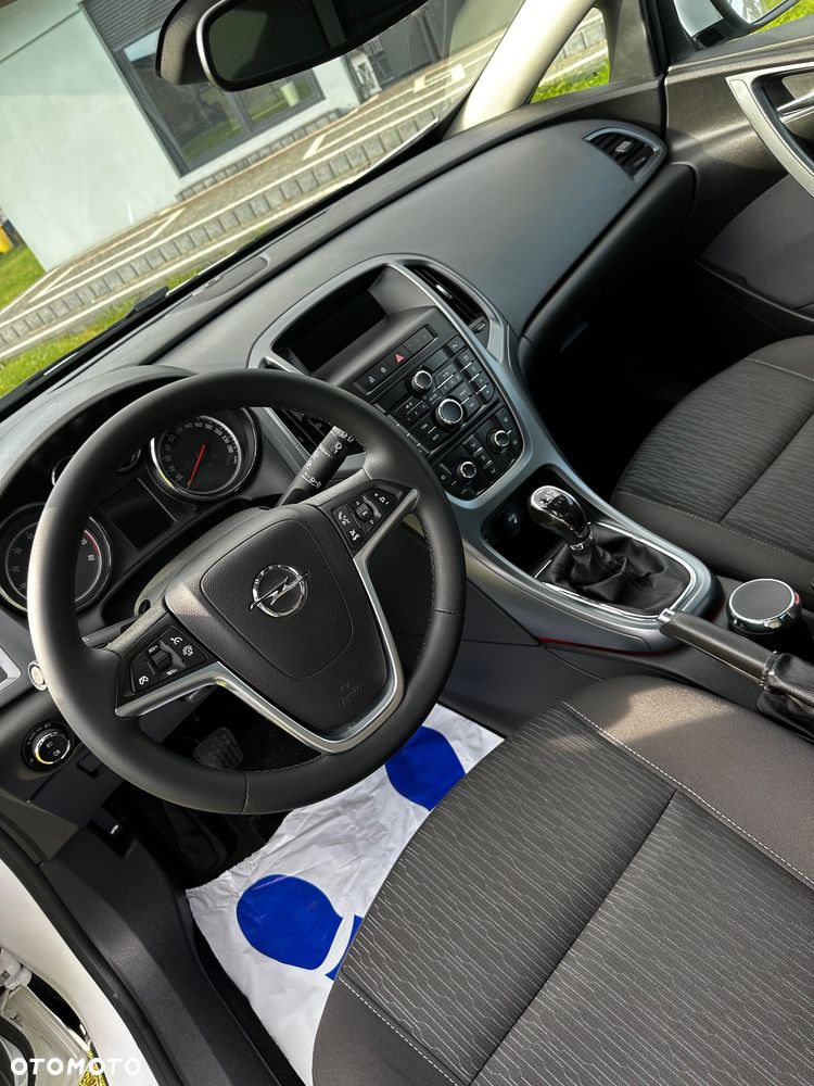 Opel Astra IV GTC 1.6 T Active - 9