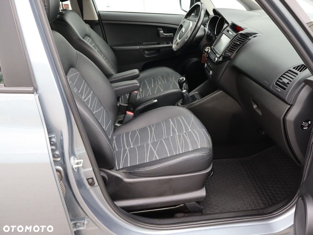 Kia Venga - 6